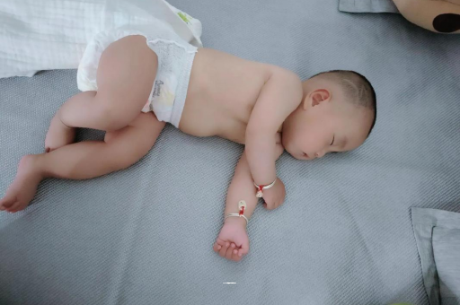 射洪宝宝大便稀怎么回事